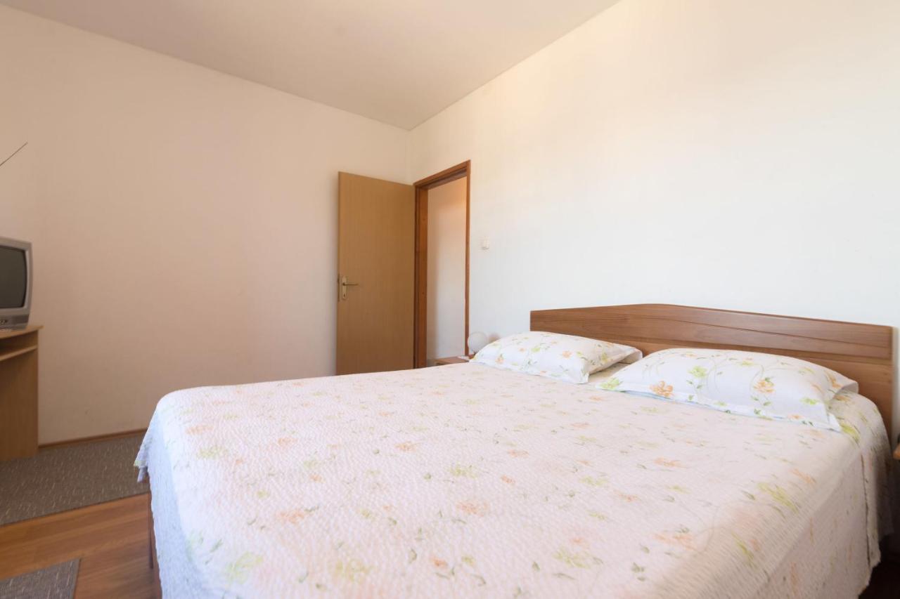 וויס Apartments Jaksa מראה חיצוני תמונה